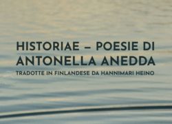 Vettä ja teksti päällä.