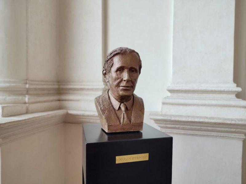 Göran Steniuksen patsas.