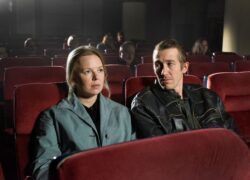 Mies ja nainen elokuvateatterissa