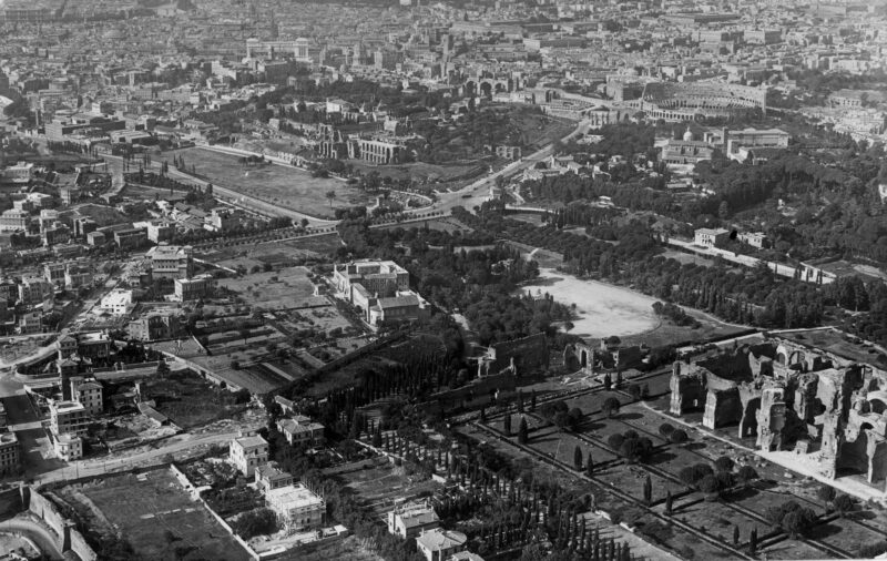 Ilmakuva Aventinus-kukkulalta Roomasta 20-luvulta