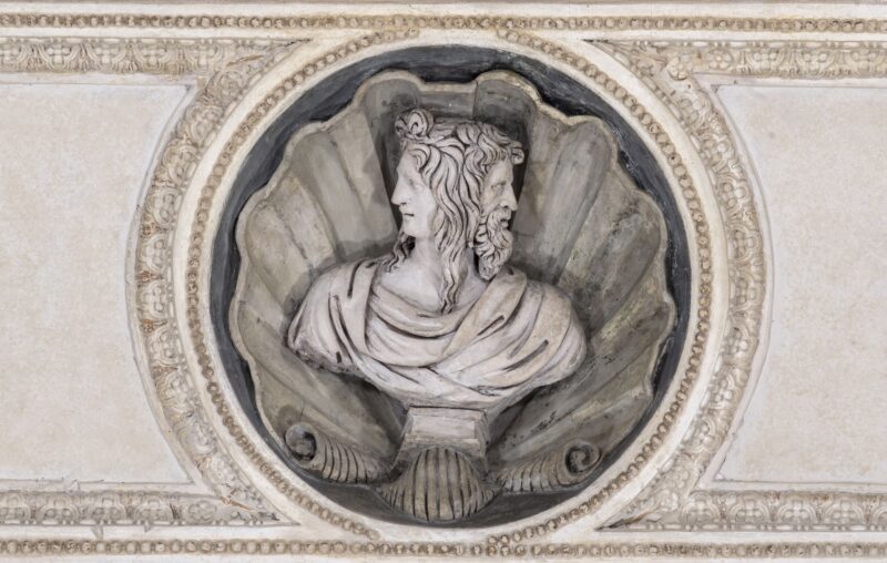 Kaksipäisen Janus-jumalan patsas