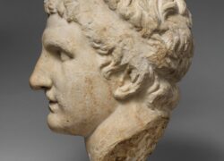 Hellenistisen kauden patsaan pää.